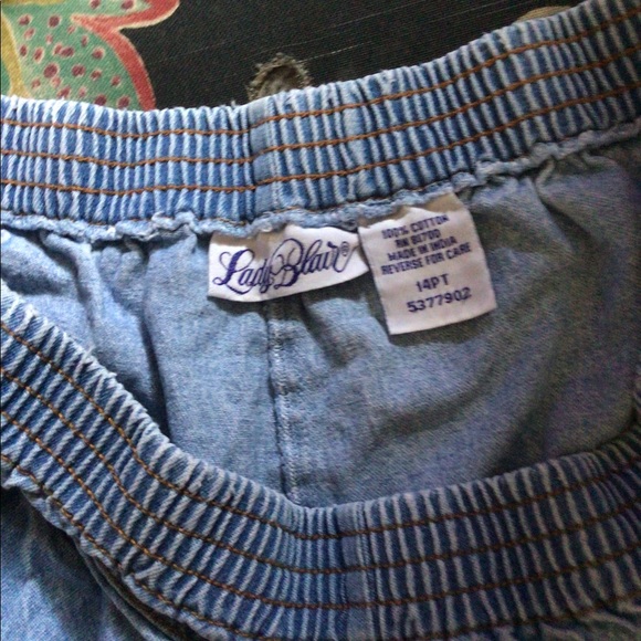 Elastic jeans shorts - Picture 3 of 3